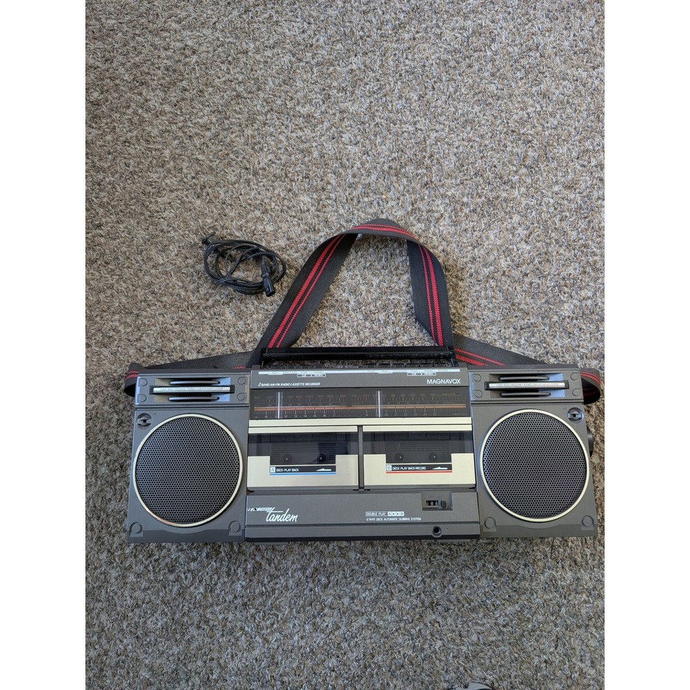 Magnavox D8330 Super Tandem Dual Cassette Boombox AM FM Radio Vintage Stereo